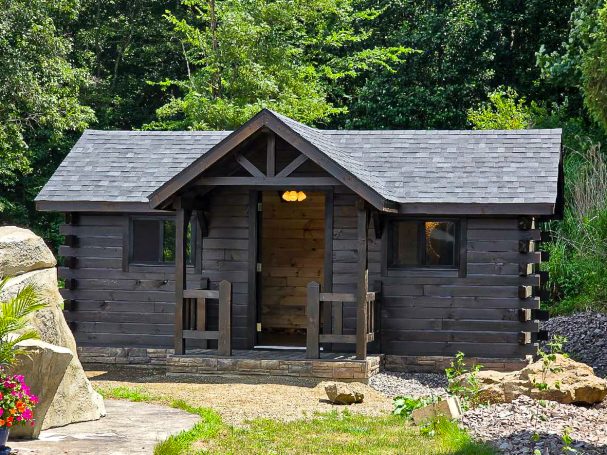Airbnb Cabin made by Amish